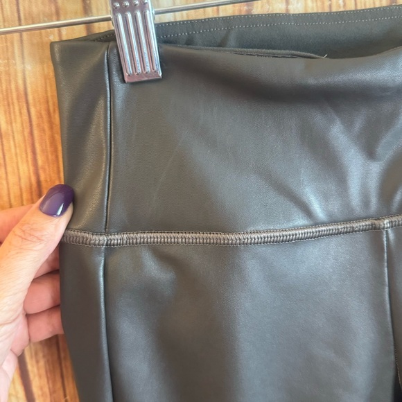 Athleta Women’s All Over Gleam Tight Faux Leather Arbor Olive Leggings Size XS - Picture 5 of 12